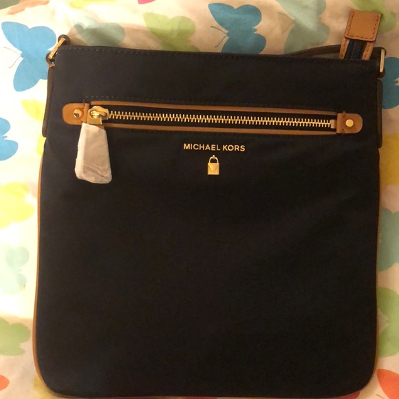 Michael Kors Handbags - Michael Kors crossbody